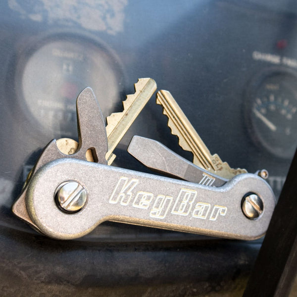 その他 KeyBar JR G10/Stonewashed Aluminum Amazon.com: Stonewashed Aluminum KeyBar | Everyday Carry