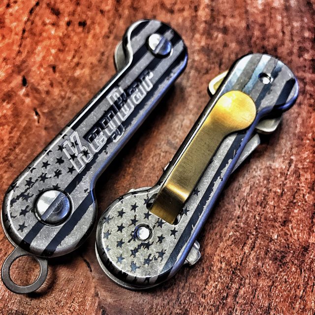 その他 KeyBar Half Carved Titanium EngraverHand Edition 2.0 Aluminum KeyBar - KeyBar